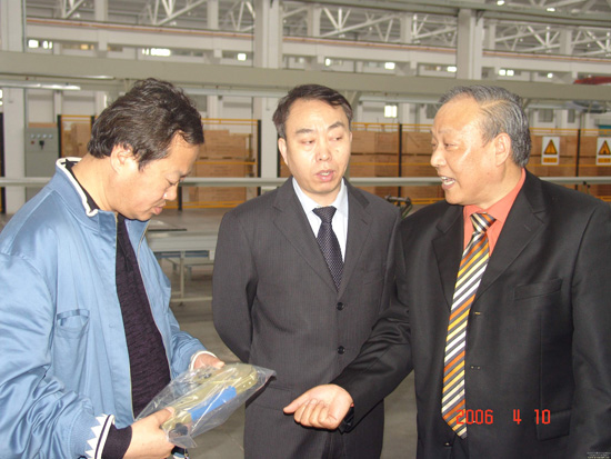 中國紡織報社長遲宗君、副主編張澤華視察我司